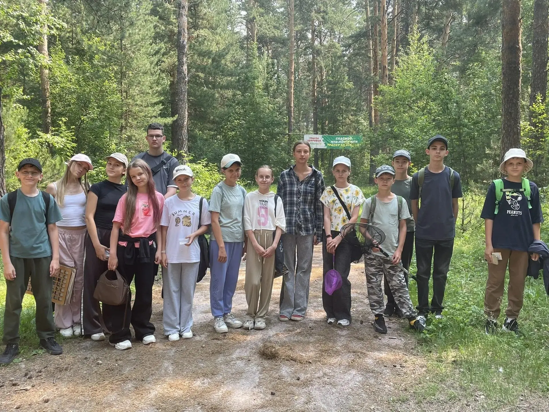 😃Когда кто-то восторженно кричит: «гляньте, какой красивый майский жук!», — в мире грустит одна бро