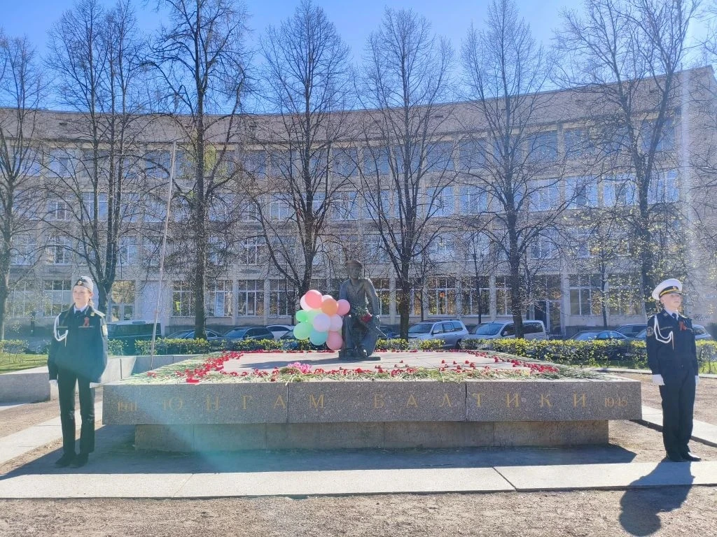 С ДНЁМ ВЕЛИКОЙ ПОБЕДЫ🌟   В преддверии Дня Победы кадеты нашей гимназии, второй год принимающие участ