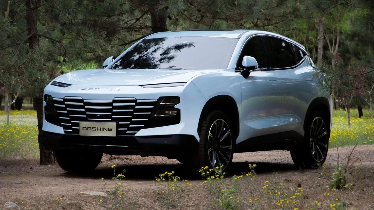 🏷️ Кроссовер Jetour Dashing в России лишился версий с полным приводом. Почему так полу...