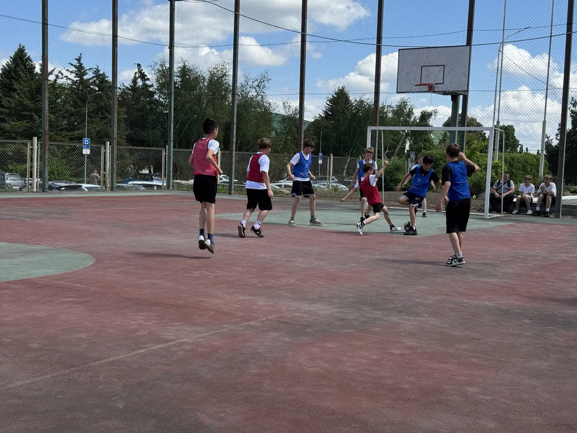 ⚽️ «Классный» кубок: итоги футбольного турнира среди 5-х классов!  В рамках недели футбола в школе с