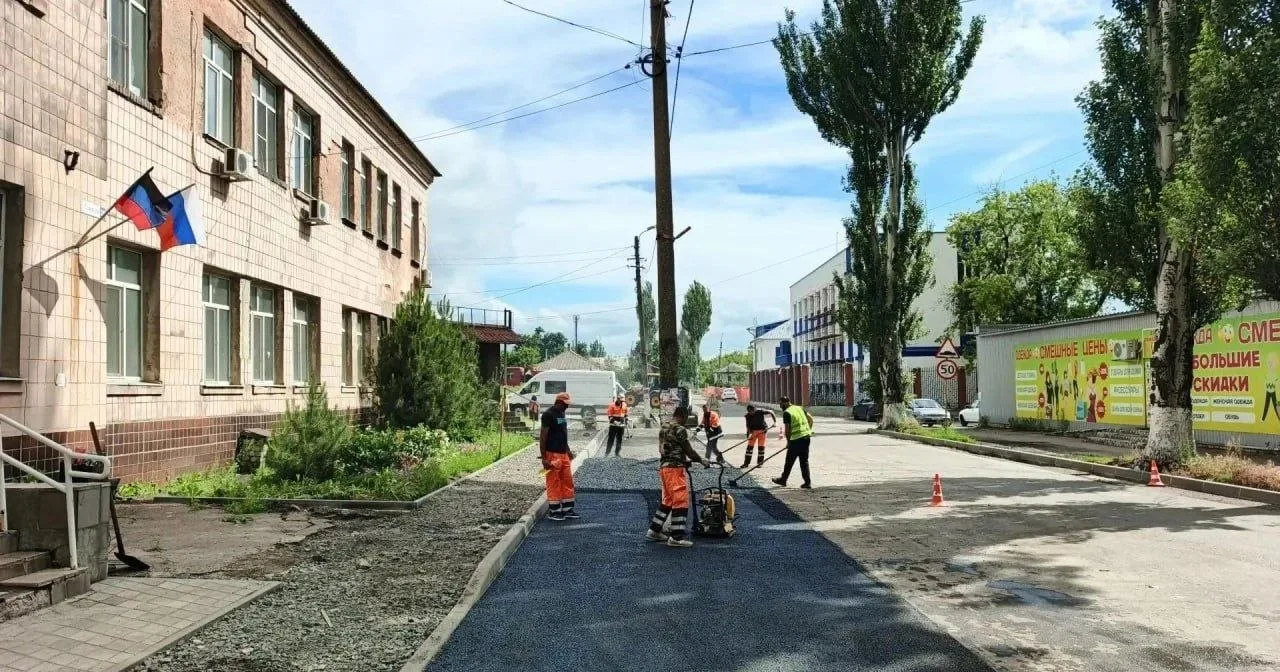 🛣В подшефных населённых пунктах продолжаются работы по обновлению дорожной инфраструктуры.

По наро