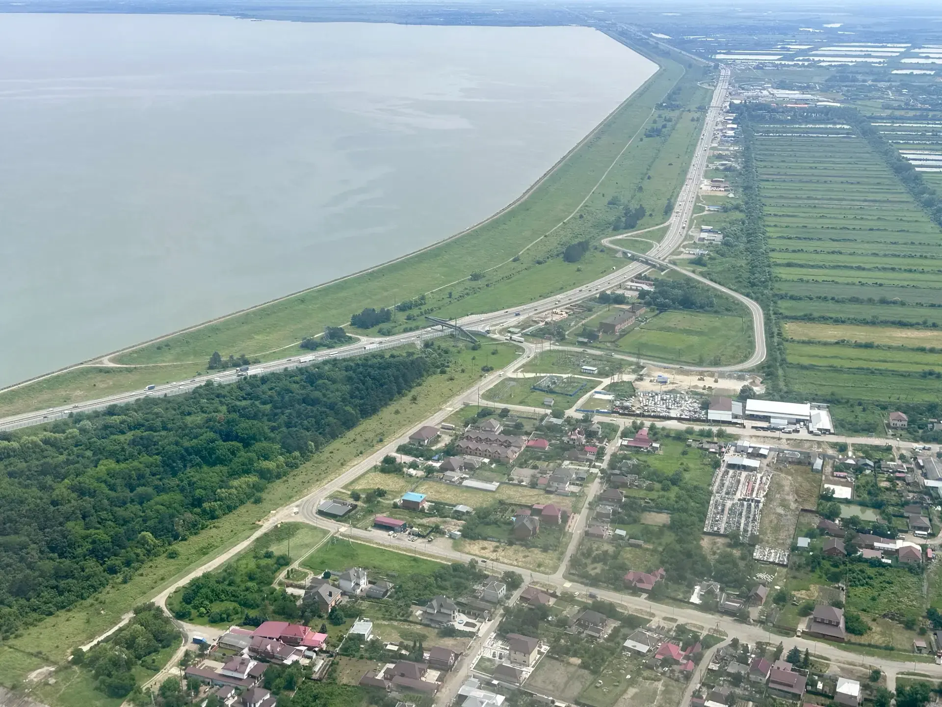 ⛈️ Дожди пока не оставят Кубань.