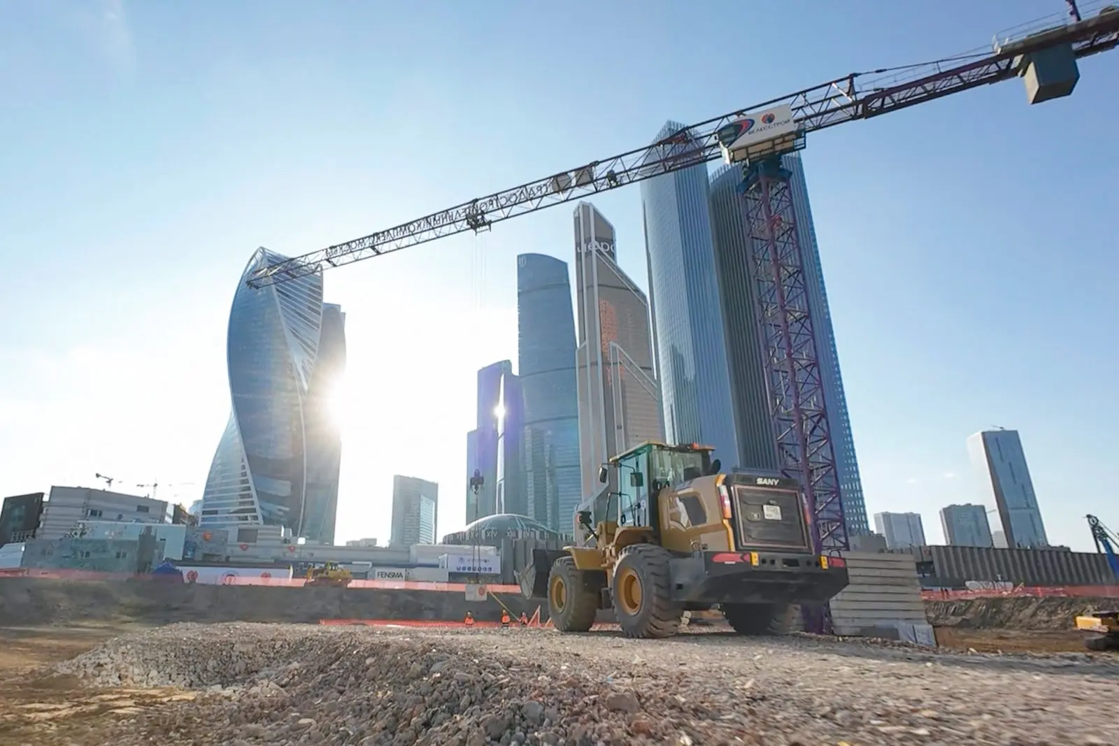 НАЧАЛОСЬ СТРОИТЕЛЬСТВО НАЦИОНАЛЬНОГО ЦЕНТРА «РОССИЯ»  Дан старт строительству национального центра «