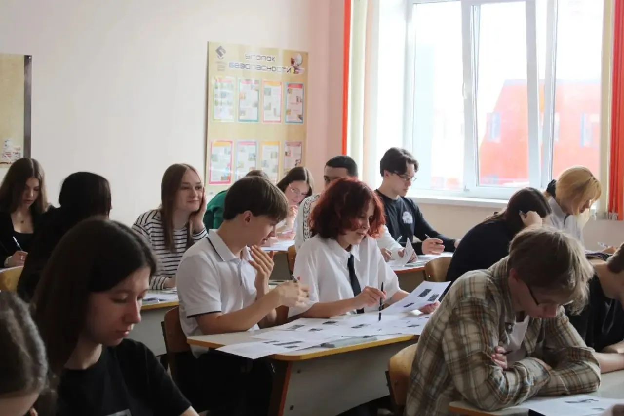 В школе прошёл «Диктант Победы»🎗  👋🏻24 апреля наша школа стала одной из площадок Всероссийской патри