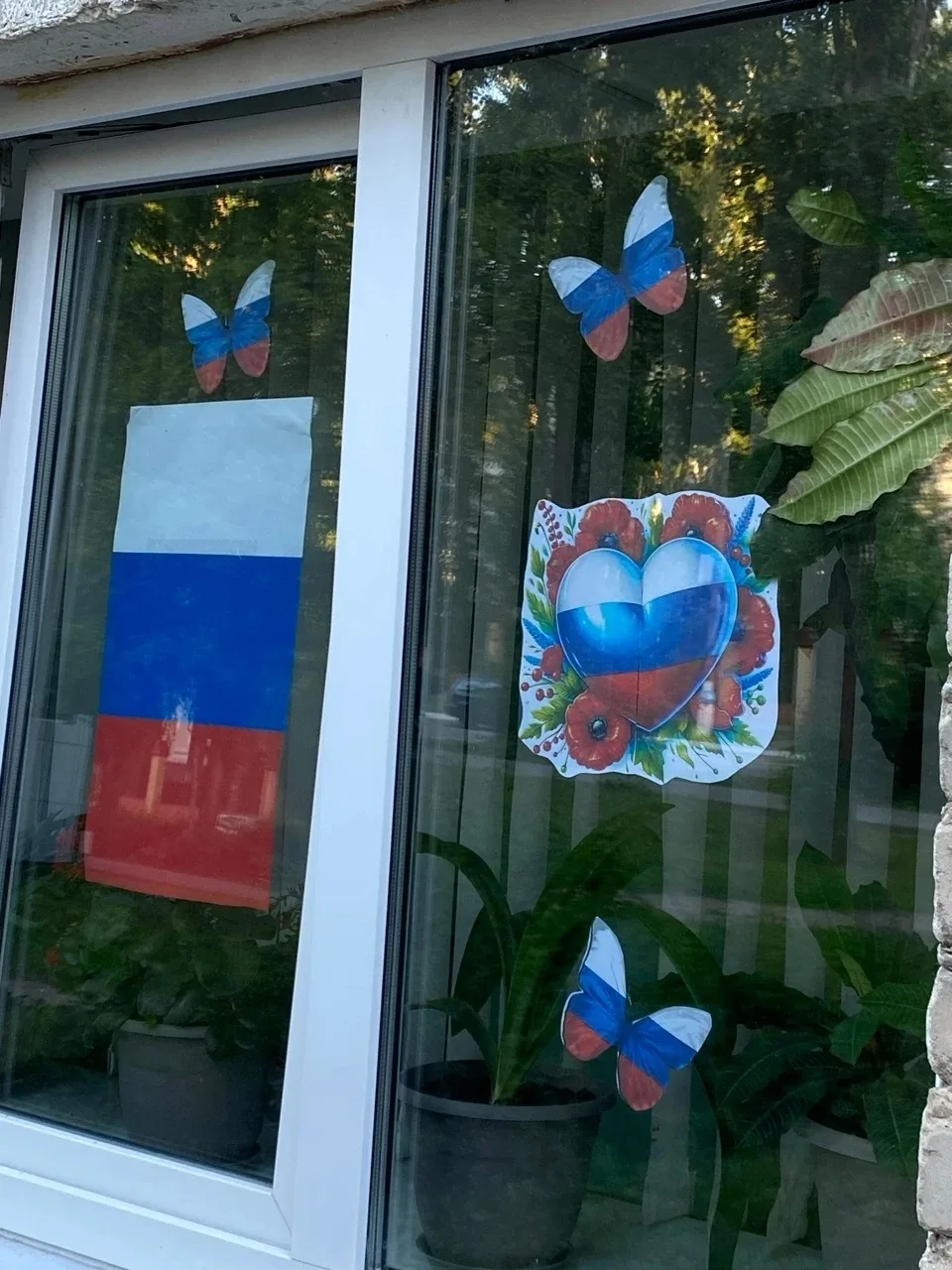 🇷🇺 Окна России в общежитии ЕТЖТ

Студенты Елецкого техникума железнодорожного транспорта украсили 