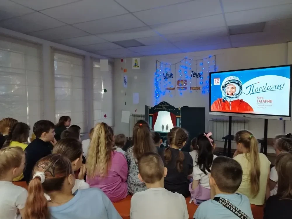 📚Сегодняшний день в нашем пришкольном лагере начался с увлекательного похода в гости —...