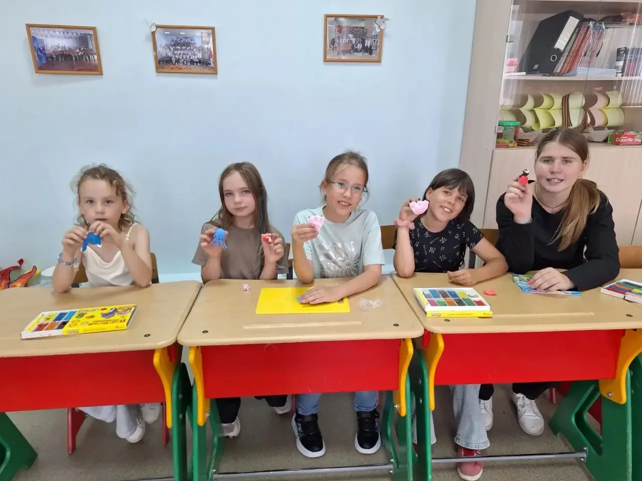 А мы забыли вам рассказать…  😀

В лагере «Апельсин» проходил конкурс «Кто самый лучший»! Мы так ста