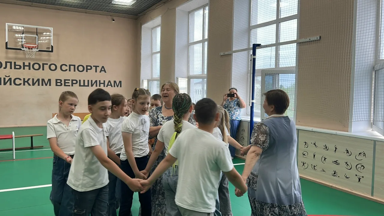 🕊 «Связь поколений хороводит»: наши орлята встретились с советом ветеранов