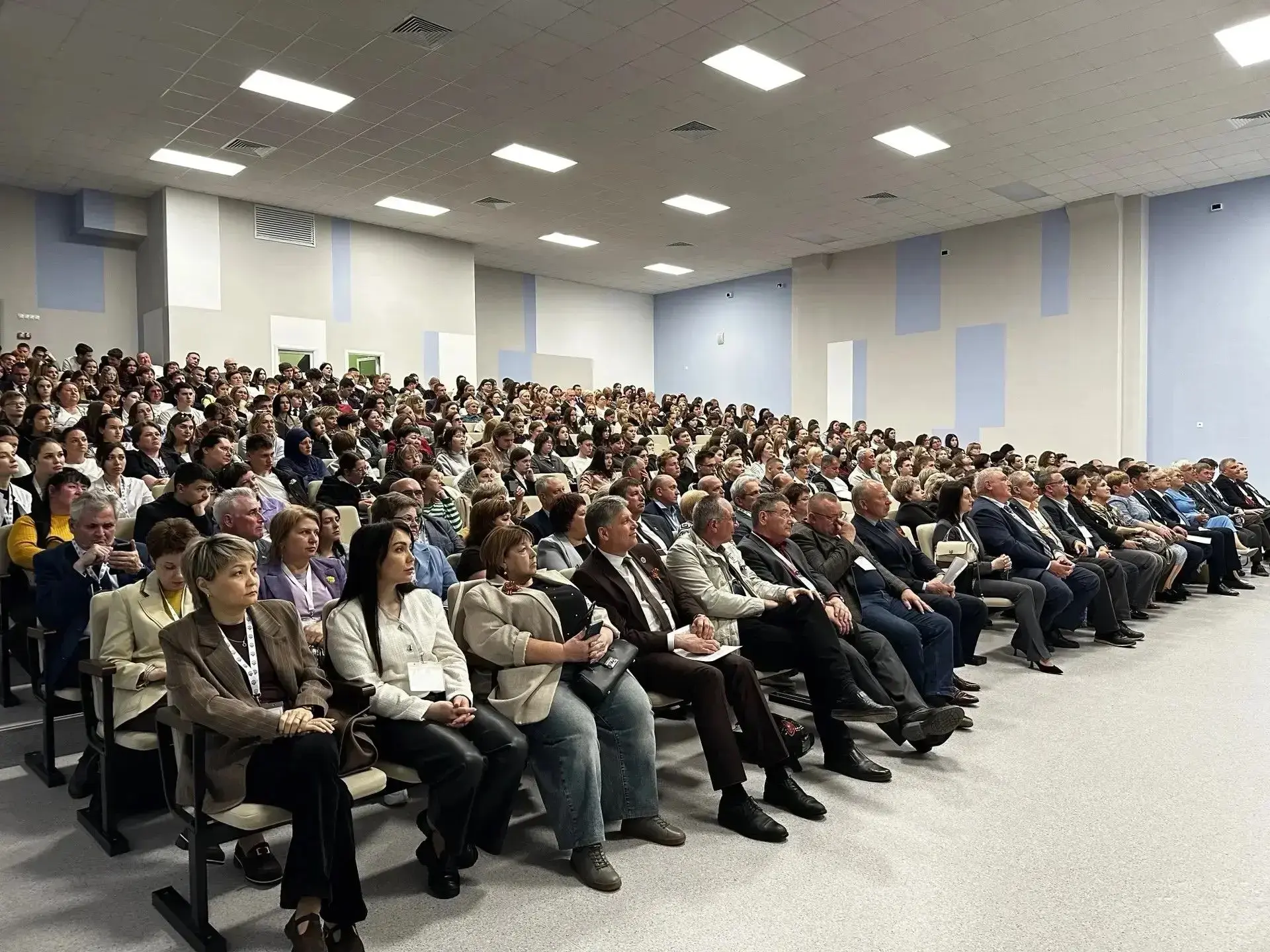 Вице-губернатор Лариса Боярская провела встречу в рамках проекта Общества «Знание»  🔹Вице‑губернатор