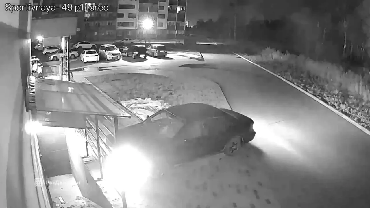 Ночное ДТП на Спортивной: подростки бросили разбитую машину и скрылись 🚗💨🌃