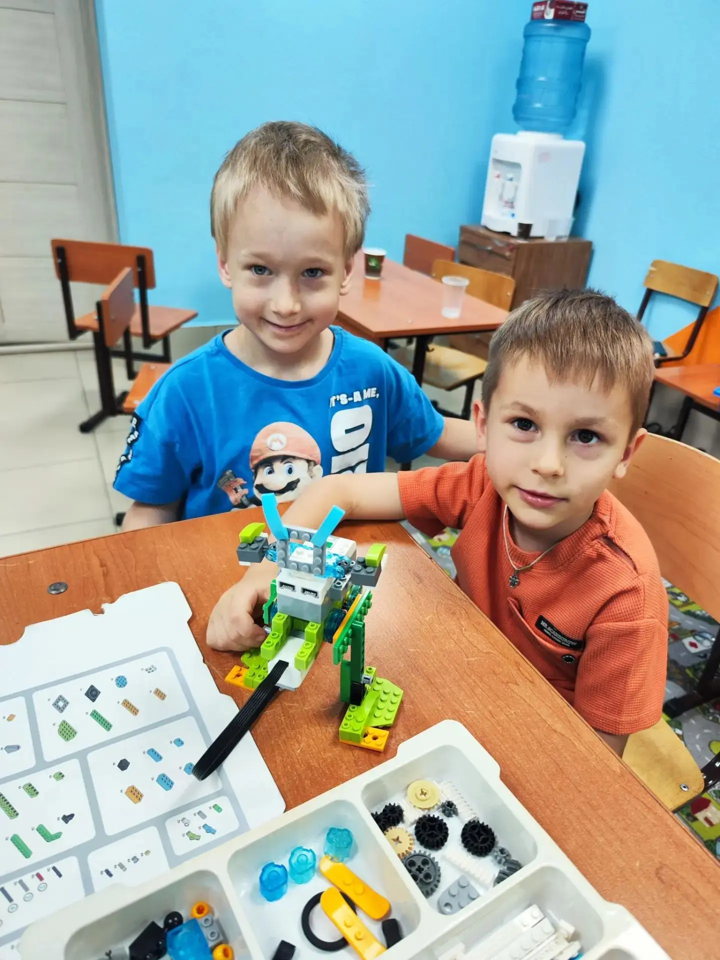 Вот и подошла к концу наша летняя смена 🌿 Миссия на Марс 🚀

Это было увлекательное путешествие пол