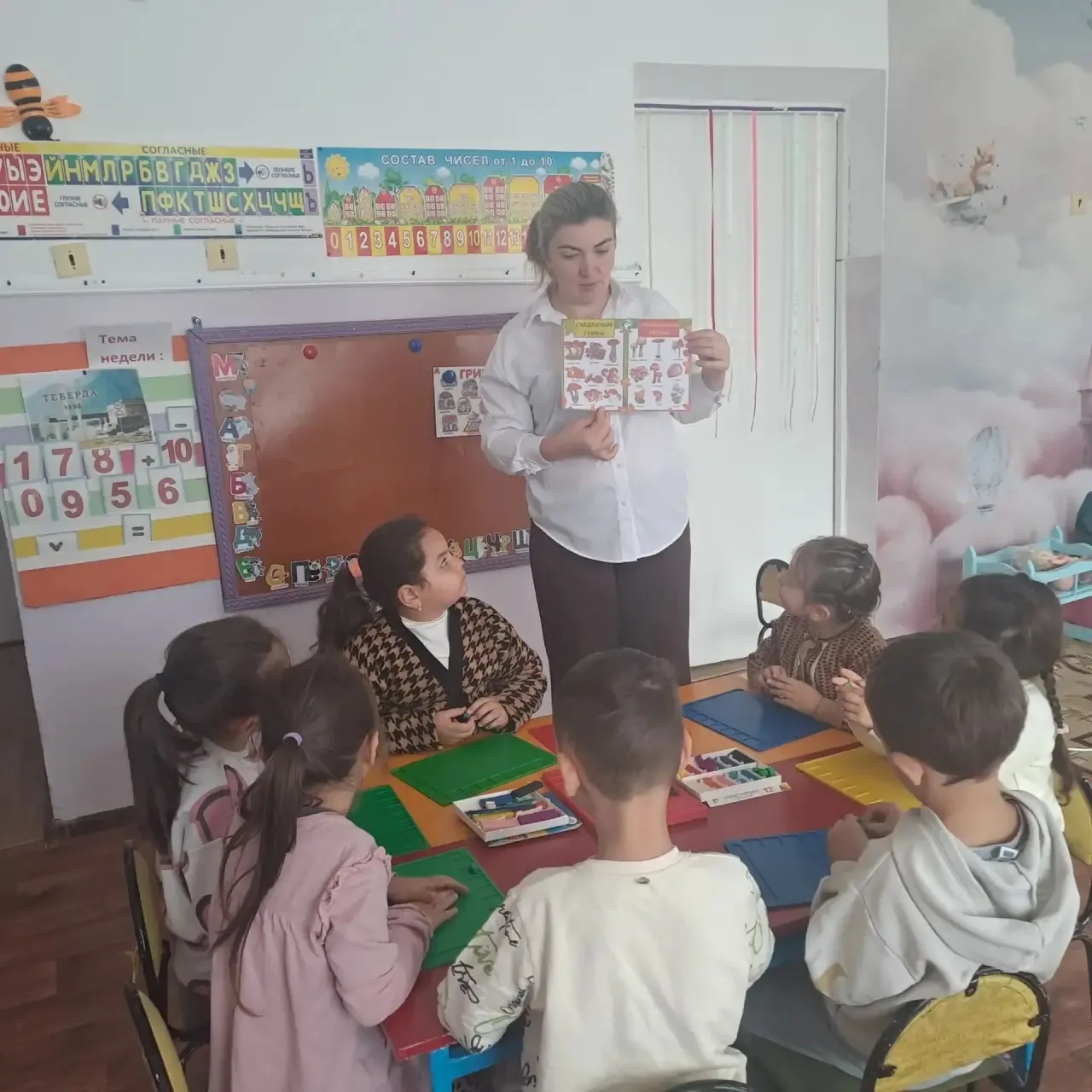 🥳Сегодня в подготовительной группе «Золушка» прошло увлекательное занятие по лепке на ...