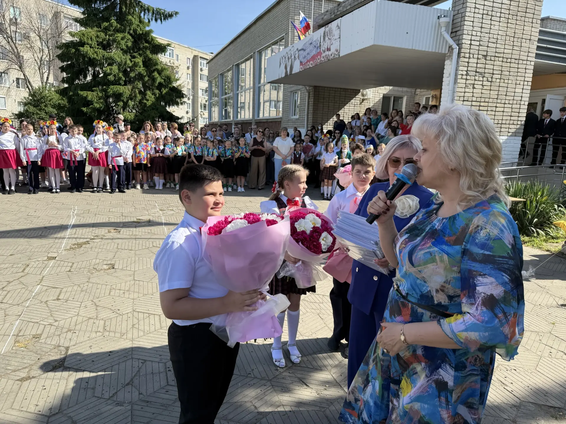 Ура-ура-ура! 🎉 Сегодня у нас не просто день, а настоящий праздник — «Здравствуй, лето!» ☀️🌈  И прямо