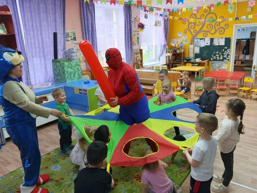 🎉 1 июня — День, когда наш детский сад превратился в настоящую супергеройскую вселенную!