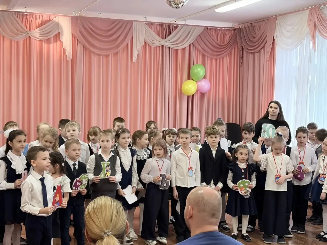В 1 «Б» и 1 «Г» классах прошёл праздник «Прощание с Букварём»!  📚  🎉 Для наших первоклассников это с