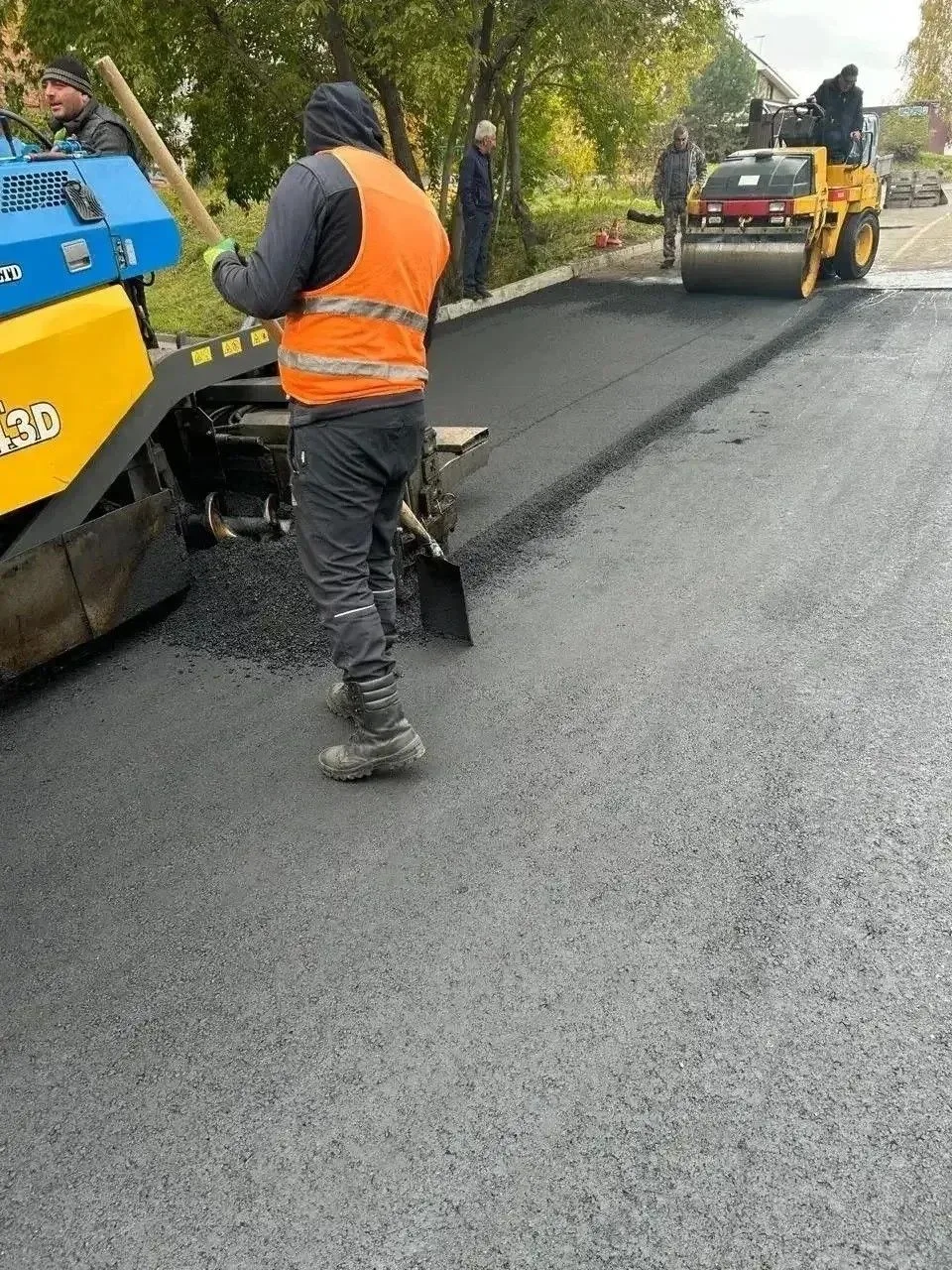 ⚒️ Участок дороги на улице Звездинской отремонтировали в Иркутске.