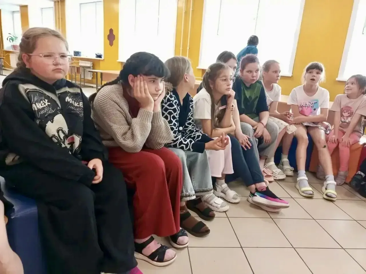 Сегодня, в рамках Дней единых действий и в преддверии Дня России, советник директора по воспитанию Д