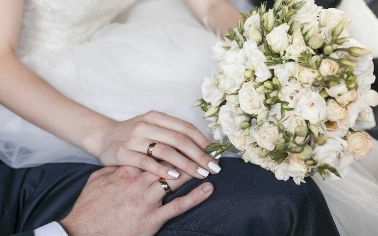 💍 Свадебный бум на Колыме

Шестого числа шестого месяца 2026 года в колымских ЗАГСах случился аншла