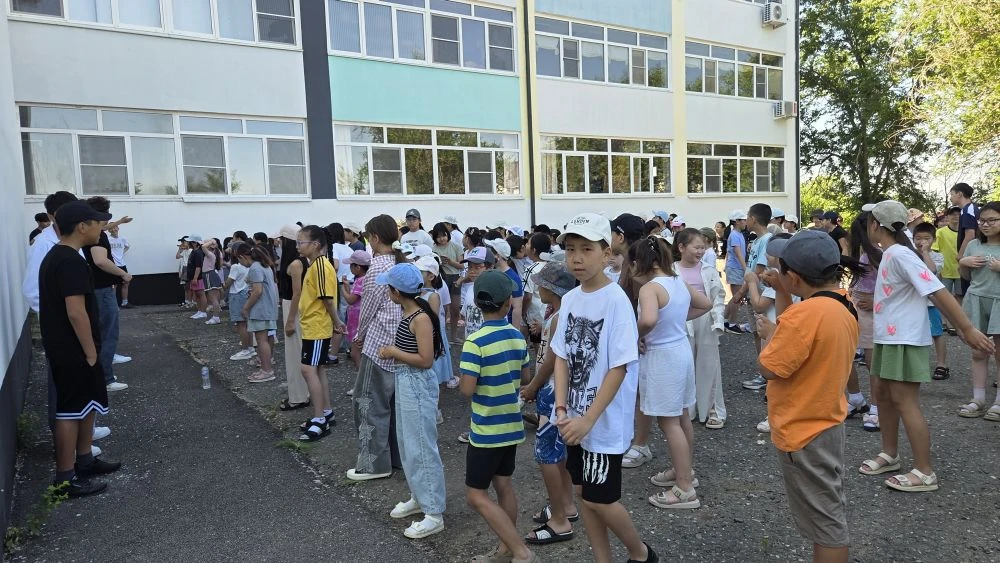 Сегодня в пришкольном лагере случилось настоящее научное приключение. К нам приехала команда «Наука 