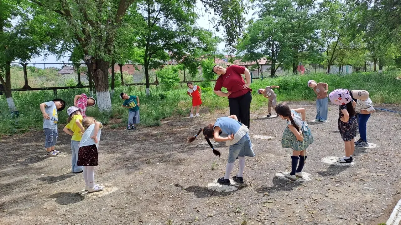 Каждое утро в нашем детском саду начинаться не с суеты и капризов, а с утренней гимнаст...