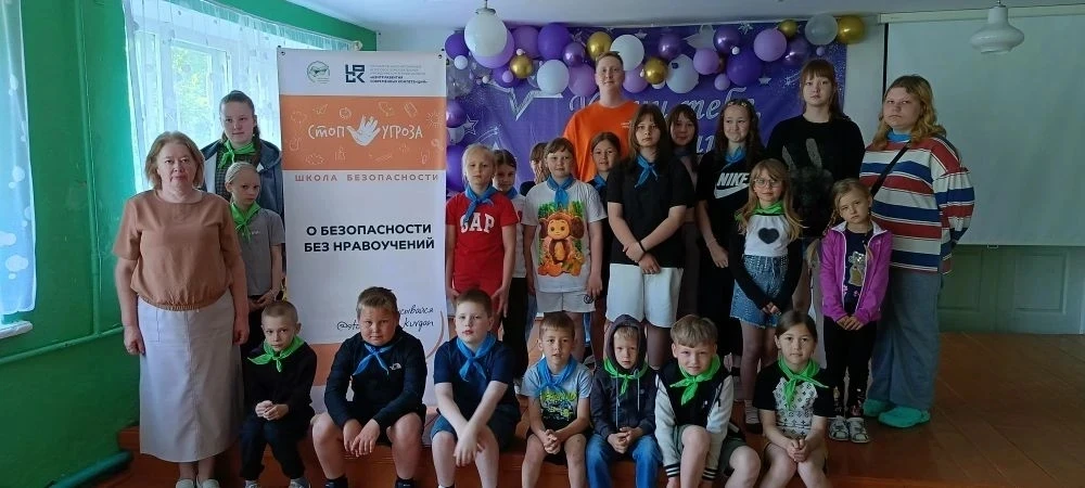3 день работы лагеря. Сегодня к нам приезжал молодой человек из Кургана Михаил Евгеньевич. Он предст