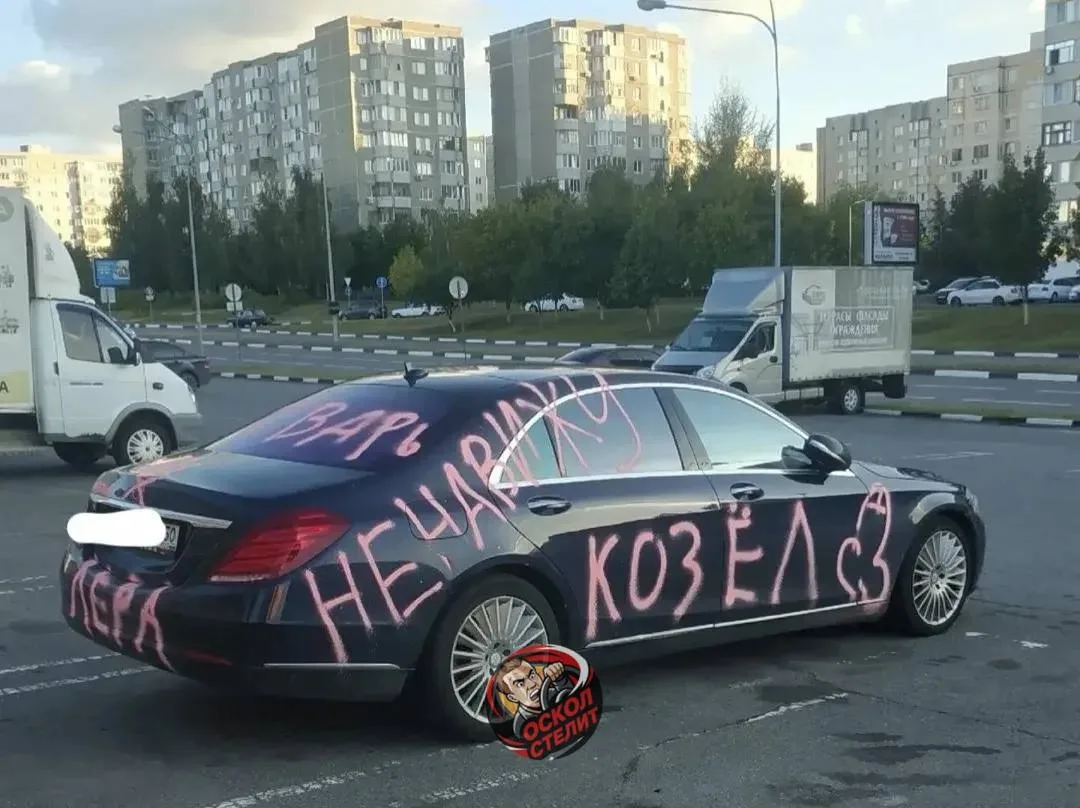 Разрисованный «Мерседес» с другого ракурса. Есть предположение, что молодежь самостояте...