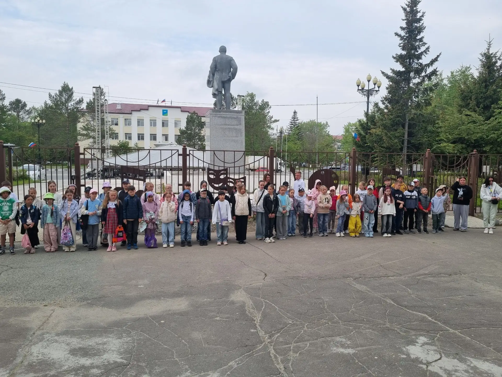 «Каждое утро в нашем заведении начинается одинаково. Это уже обычай. Традиция. Я бы ска...