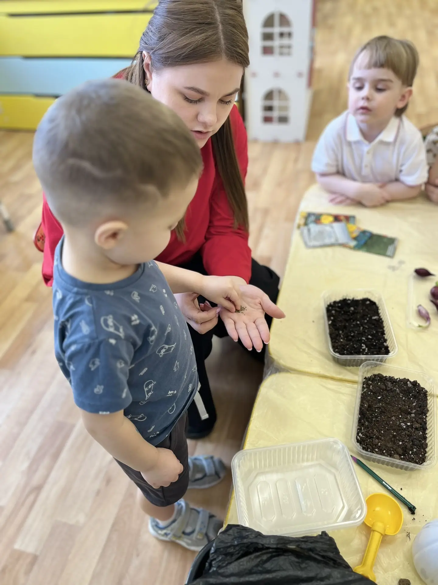 Огород на подоконнике: младшая группа в роли юных агрономов👩🏻‍🌾🫛