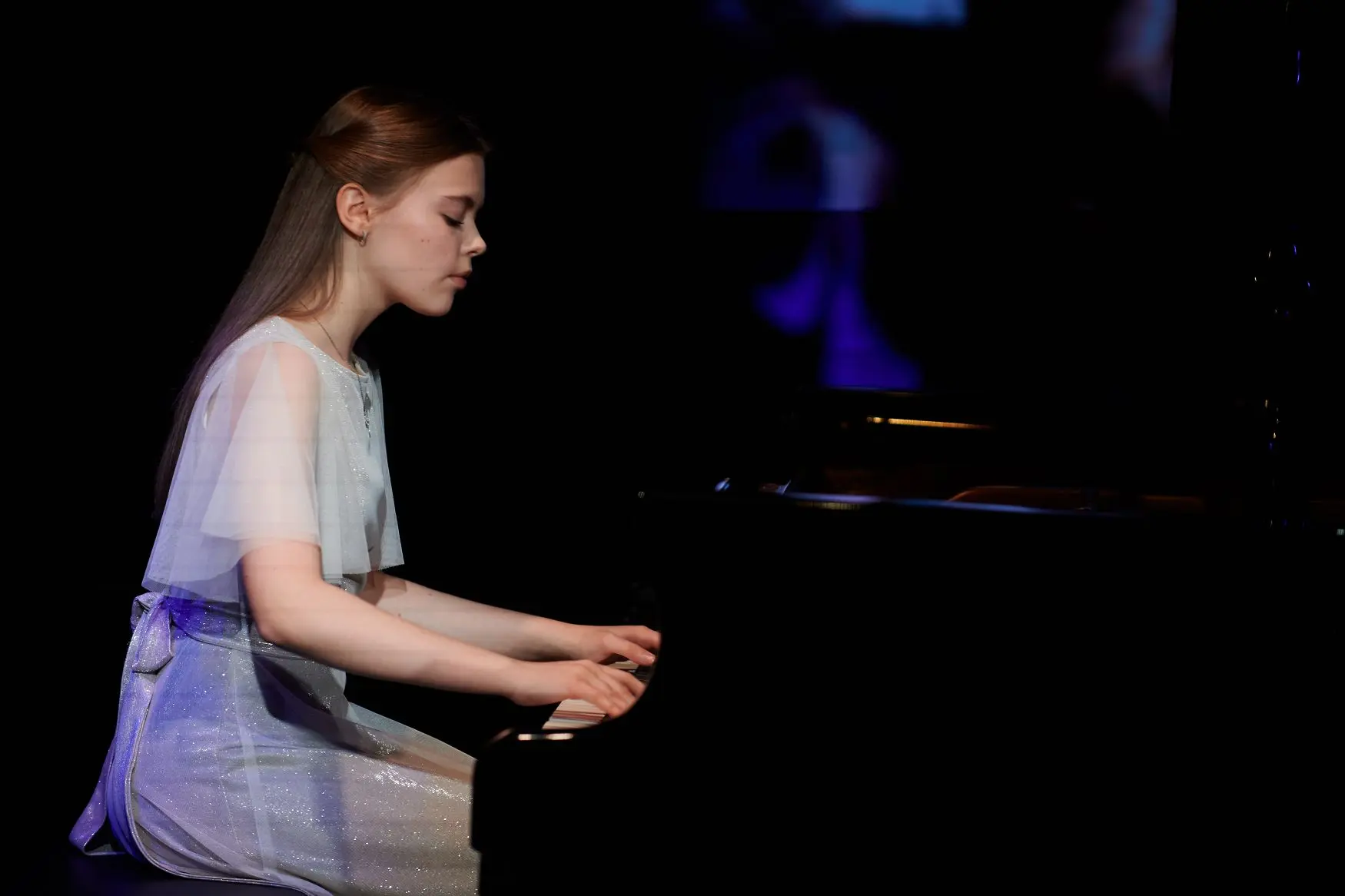 Уральская пианистка участвует в конкурсе Grand Piano Competition.

Сегодня в Москве в Зале Чайковско