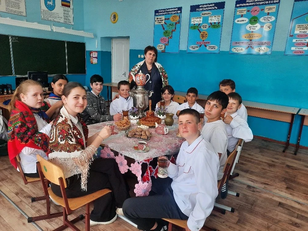 🍵 Не только с терминами, но и с баранками: настоящее казачье чаепитие  в 5 классе. Как...