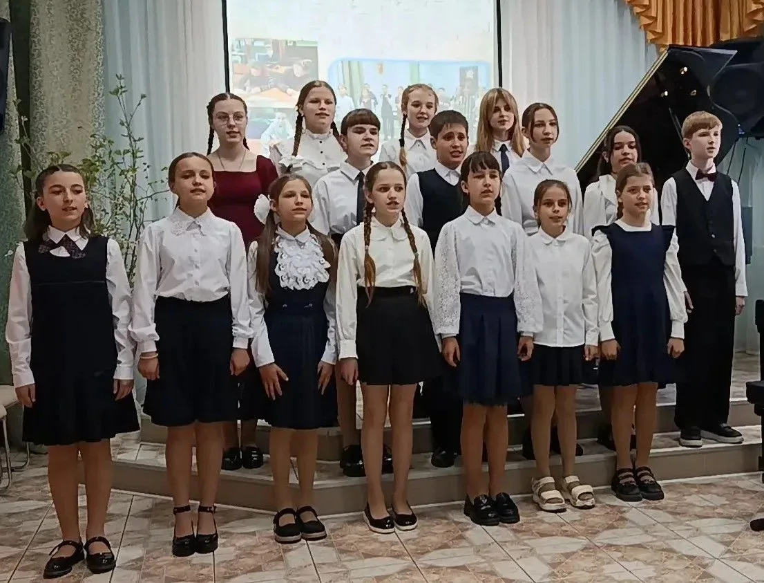 🎶 В IV четверти хоровой коллектив Краснознаменской ДШИ под руководством Миронишиной Оксаны Евгеньев