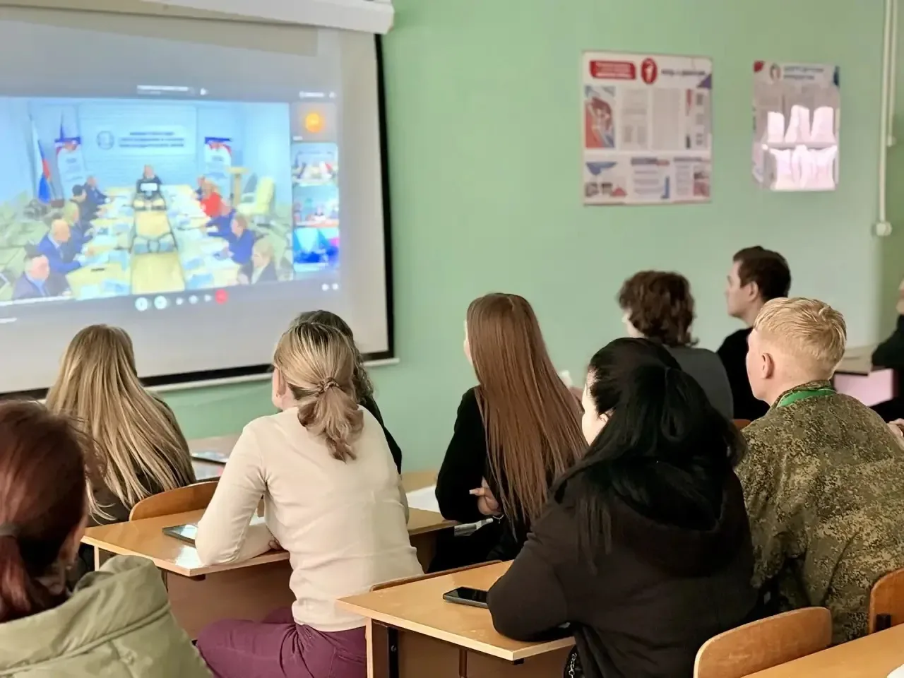 2 апреля 2026 года  родители десятиклассников и учащиеся 10-х классов приняли участие в краевом роди