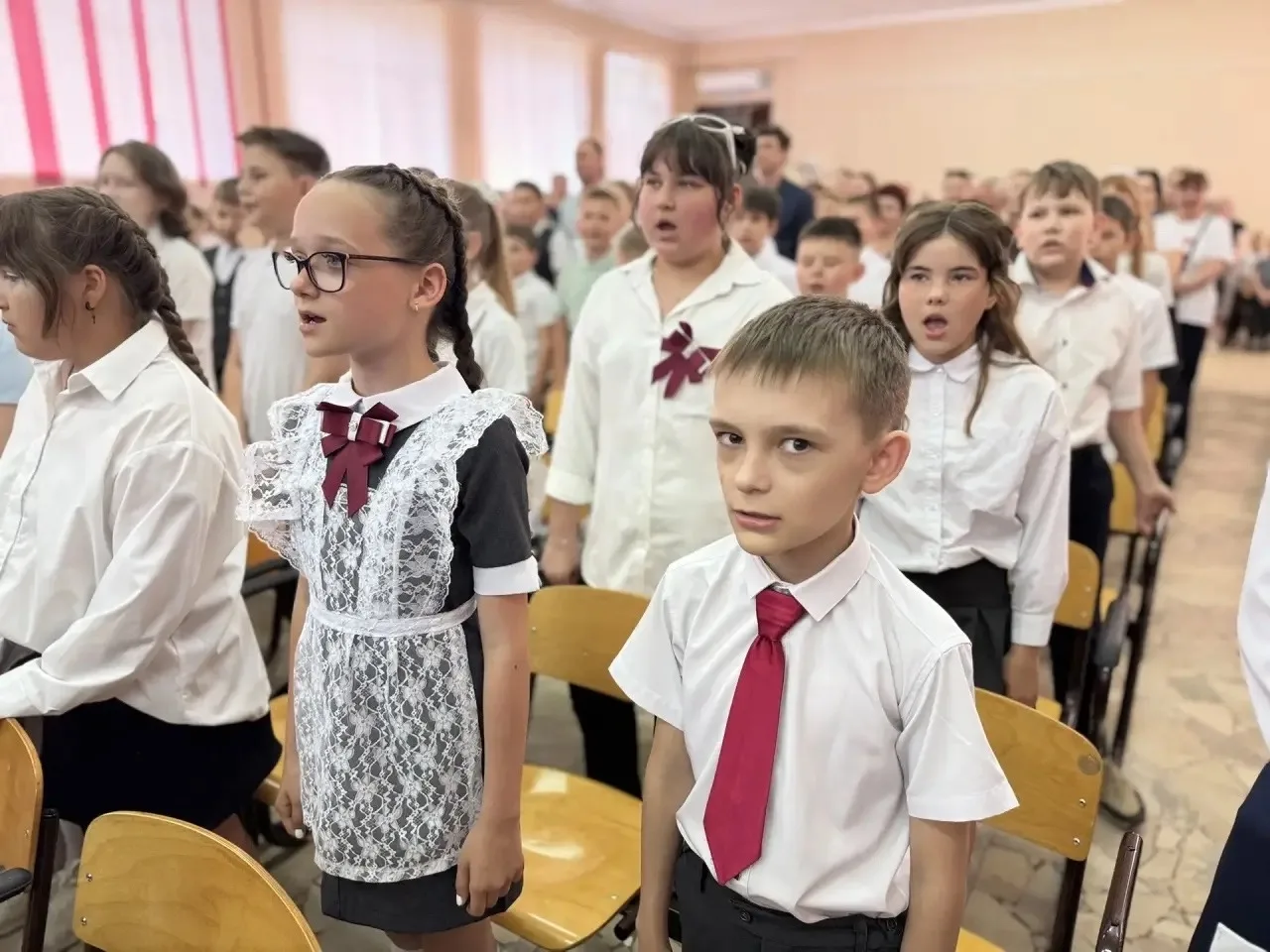 Выпускной в 4 классах: прощание с начальной школой! 

26 мая в МАОУСОШ№16 прошёл трогательный праздн