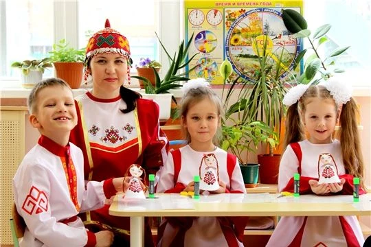 Подведены итоги VIII Межрегионального конкурса методических разработок «Тăван чĕлхе – пĕлÿ çăлкуçĕ» 