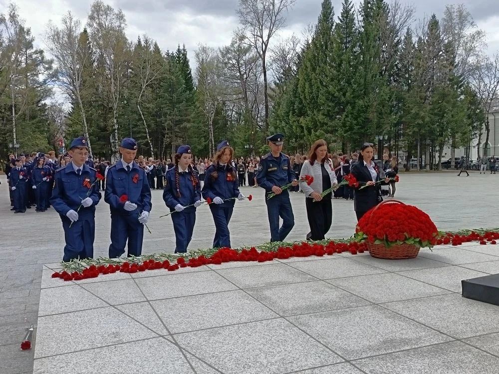🇷🇺 МЫ ПОМНИМ  ⭐ В преддверии Дня Победы Гимназисты 6-х и 7-х классов, вместе с классными руководител
