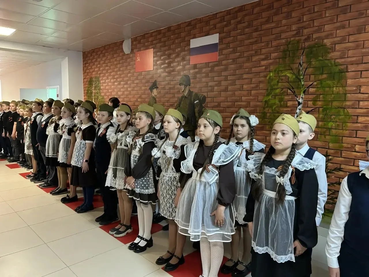 6 мая в нашей школе прошел конкурс-смотр строя и песни, посвященный празднованию 81 годовщины Победы