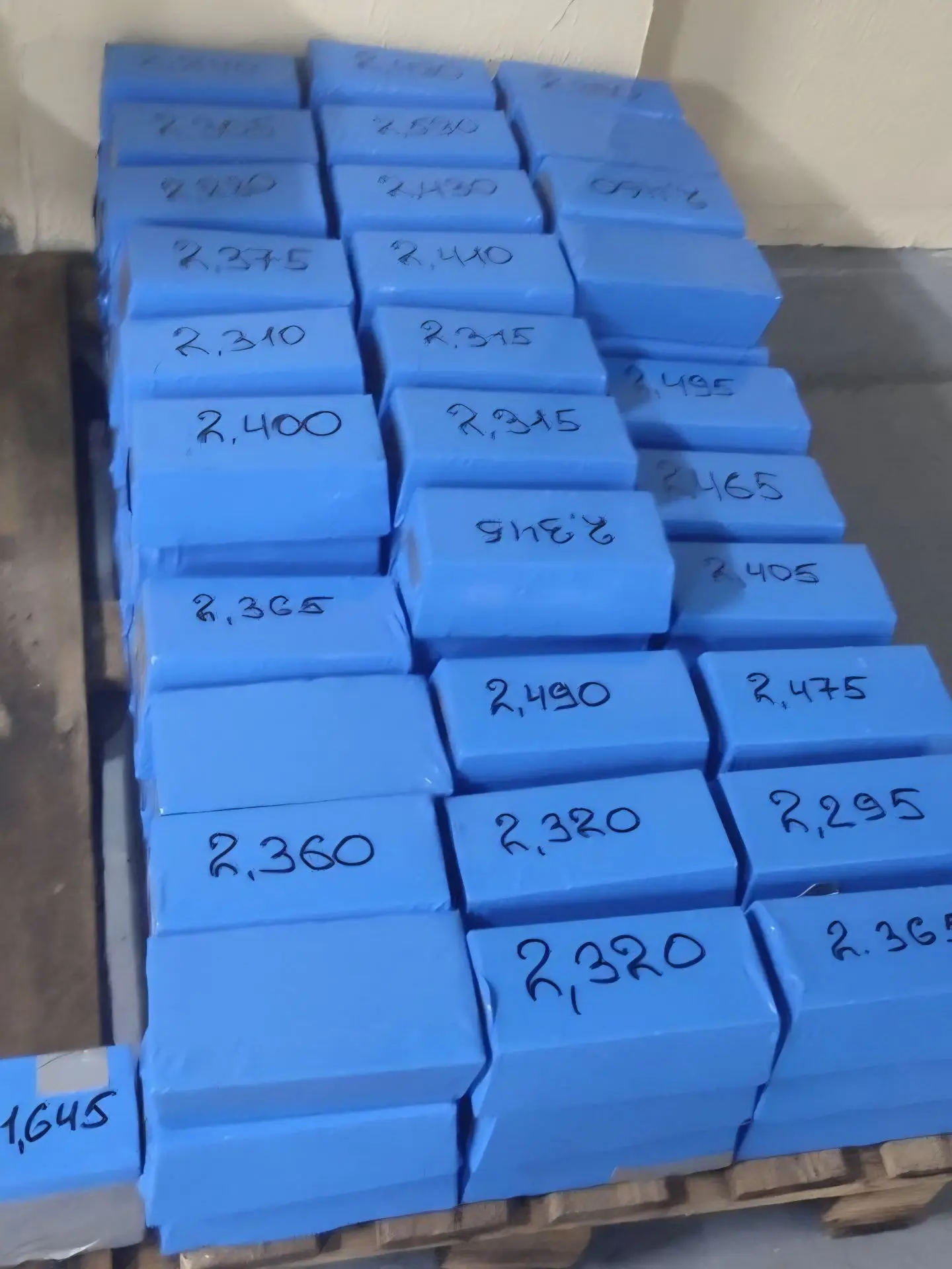 На фото — "кирпичи Сармата". Продукция повышенной мощности наших взрывотехников, котору...