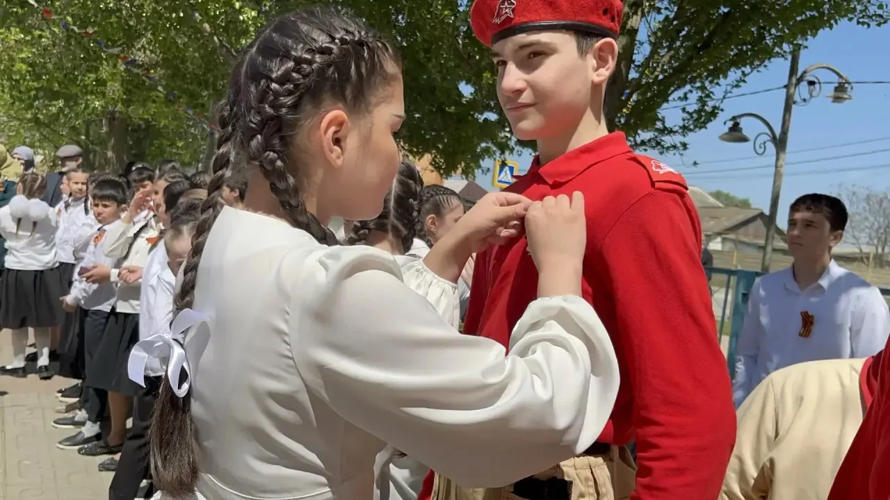 🇷🇺 Движение Первых: память в каждом символе  Сегодня в школе №21 посёлка Сулак, в день открытия мемо