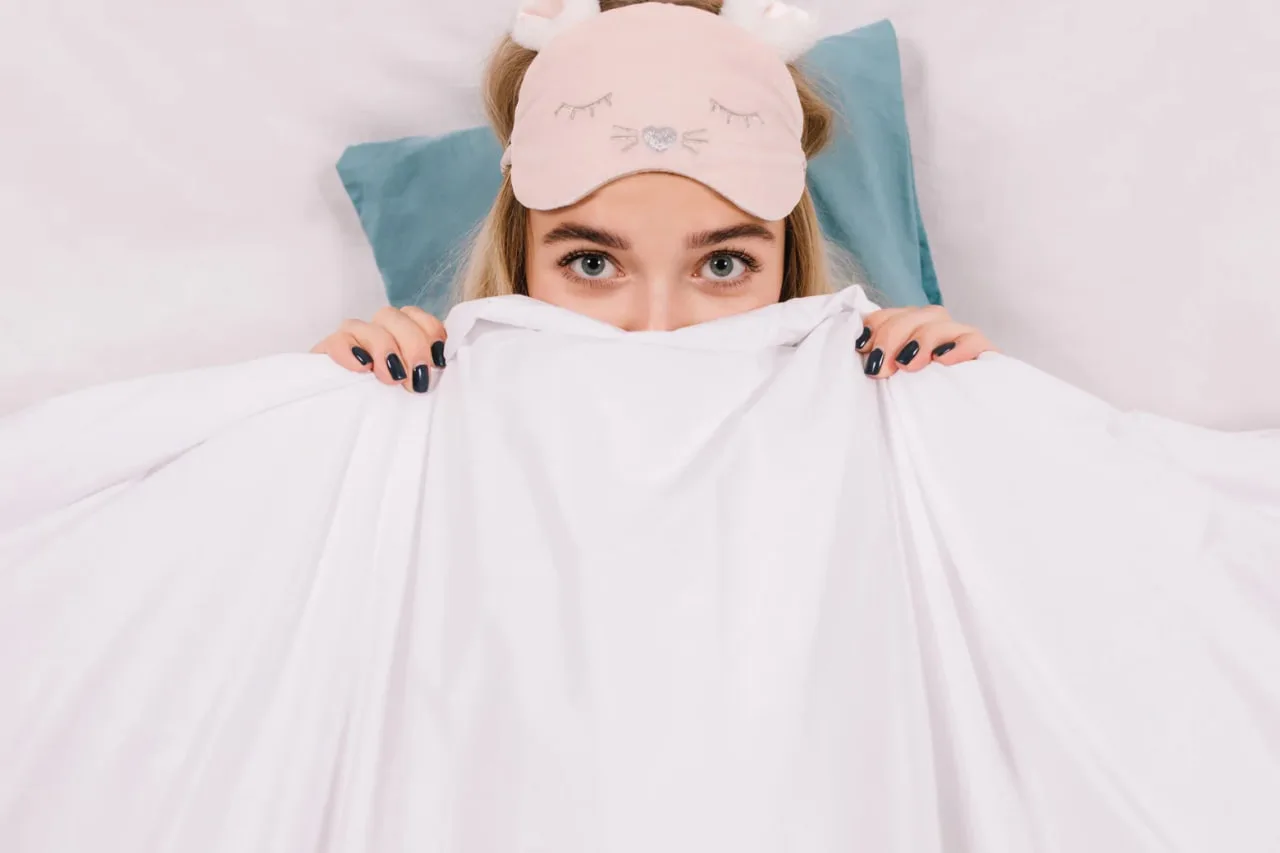 😴 Почему мы плохо спим и стоит ли «отсыпаться» в выходные