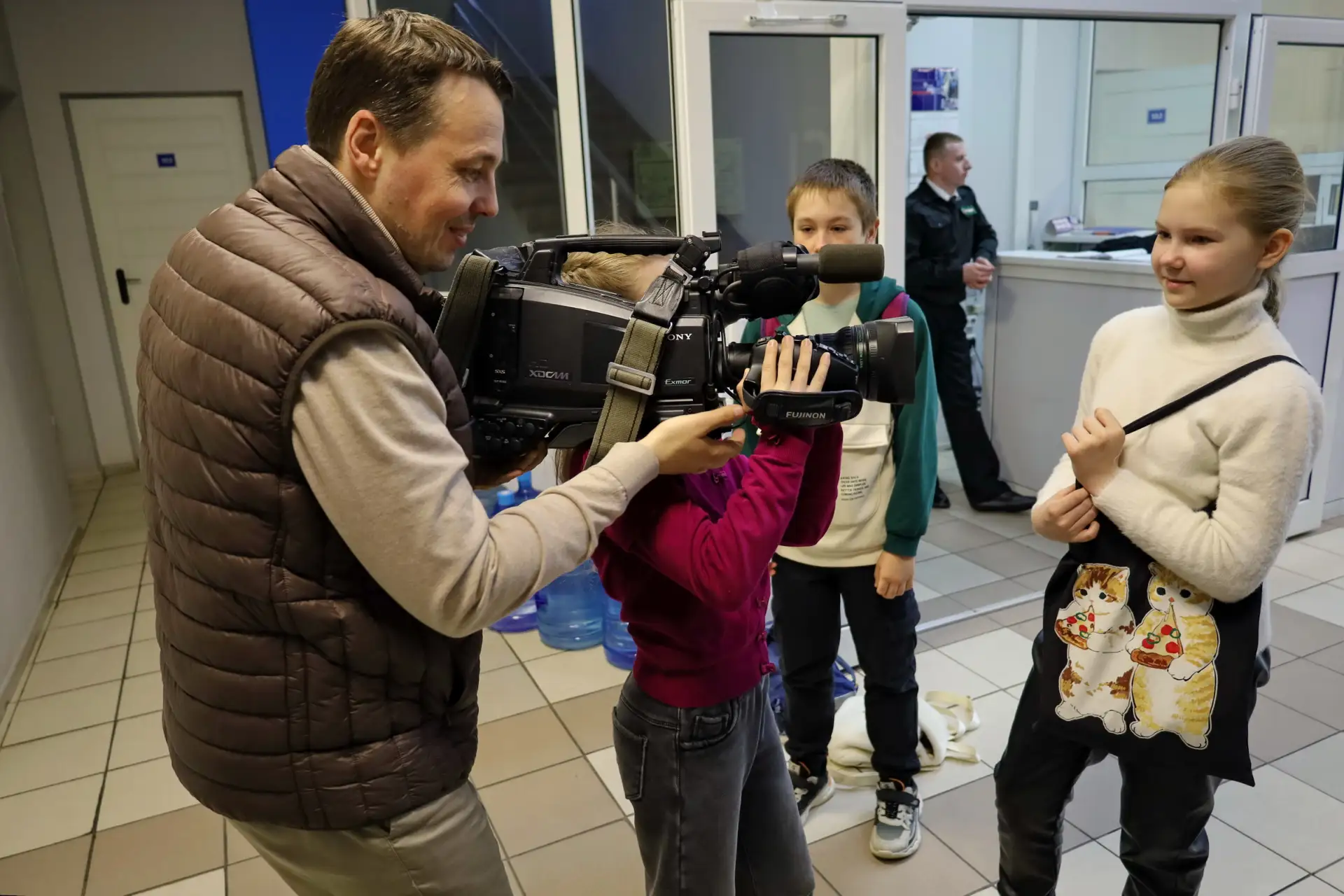 В Костроме учащиеся медиакласса посетили с экскурсией региональный филиал ВГТРК.  Встреча ребят с пр