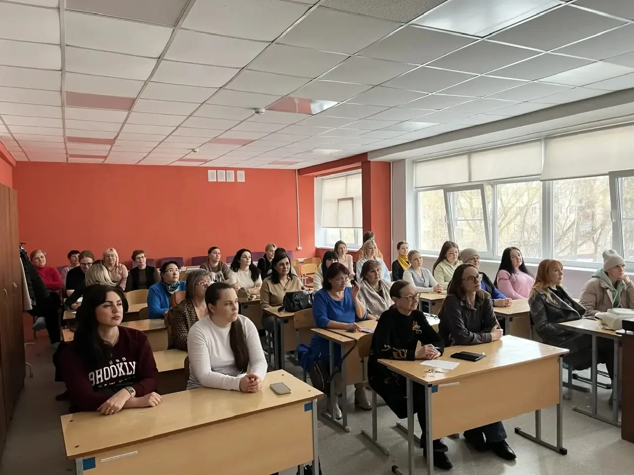 Безопасность детей — общая забота: в школе прошло республиканское родительское собрание