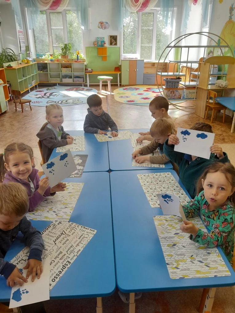 Красавица Весна не балует теплом. Малыши второй младшей группы "Смешарики" изобразили "...