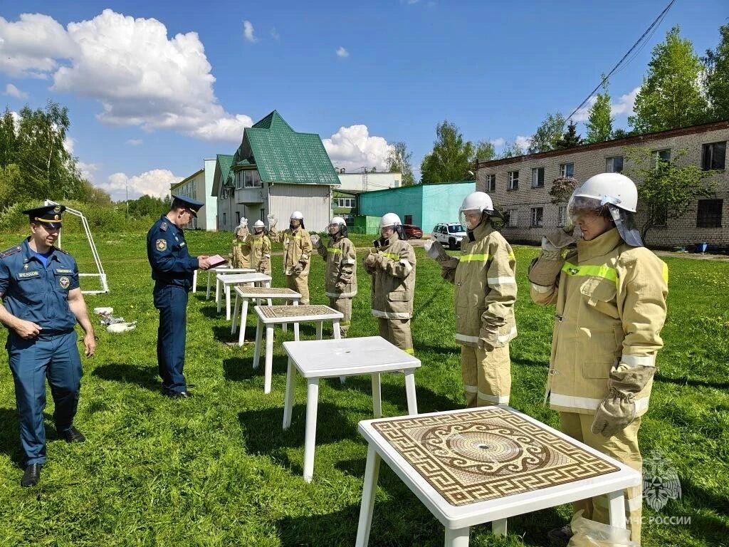 🚒 Сотрудники МЧС России приняли участие в организации и проведении военно-патриотической игры «Насле