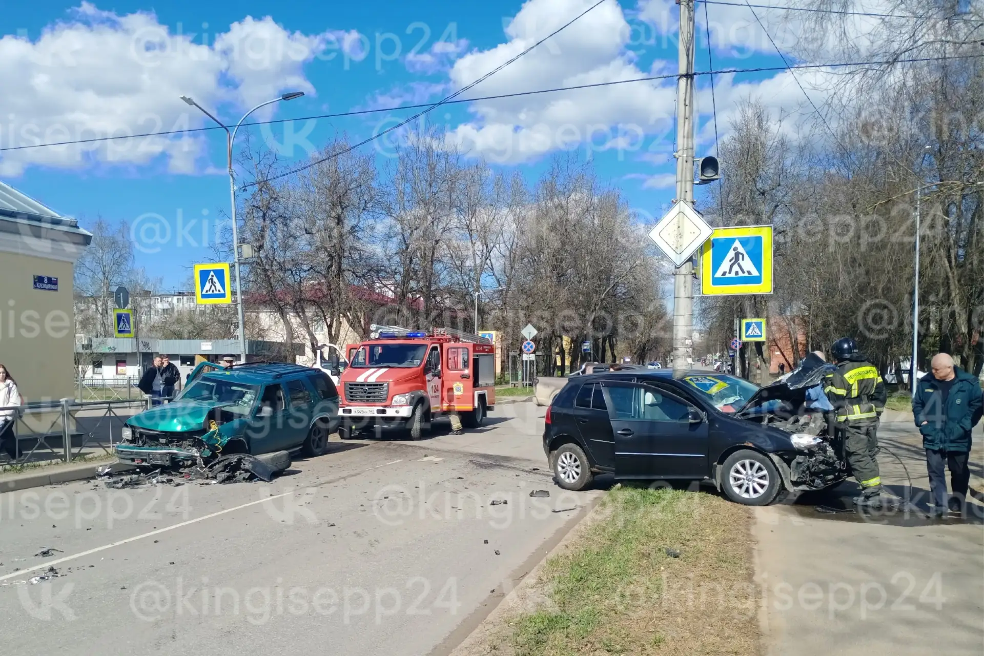 ДТП на Железнодорожной! Подробности последуют...  По новостям и рекламе - сюда 👉 vk.me/kingisepp24  