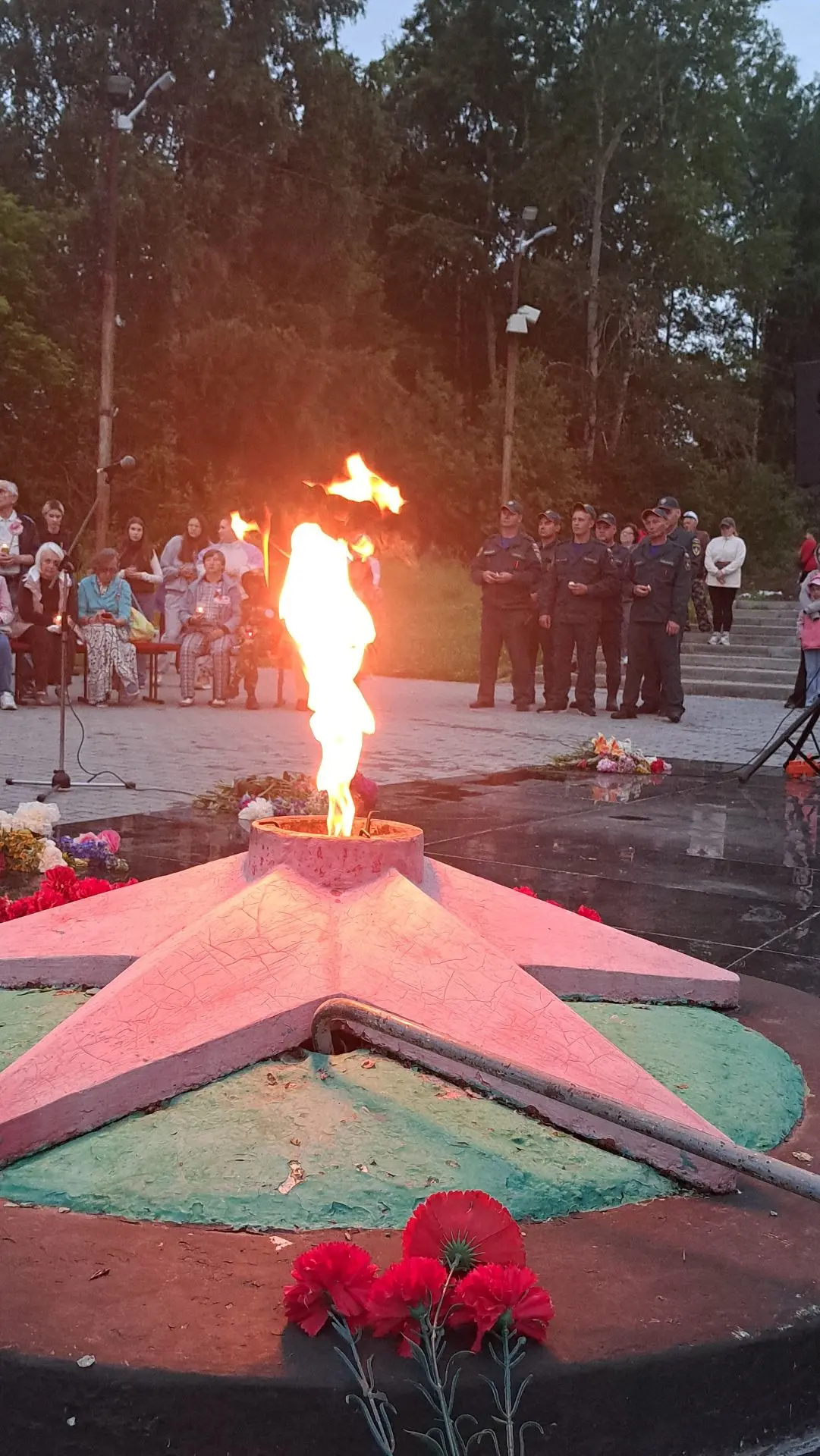 Память, которая не гаснет…
Вечером 22 июня, ровно в 22.22 у мемориальной стелы на берегу Камы состоя