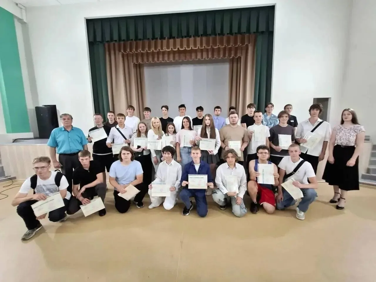 🎓 Первая рабочая профессия: 10-й класс — время первых профессиональных достижений!

🇷🇺В Томской о