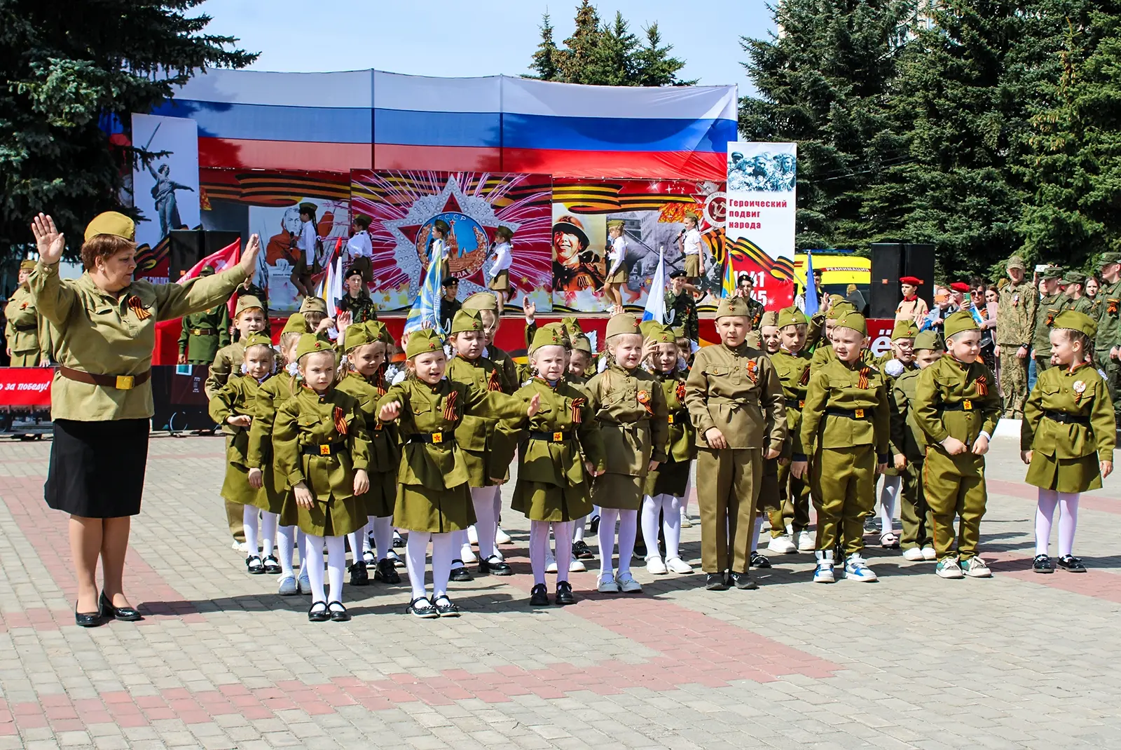9 мая на площади Победы прошло торжественное мероприятие, посвященное Дню Победы. Работ...