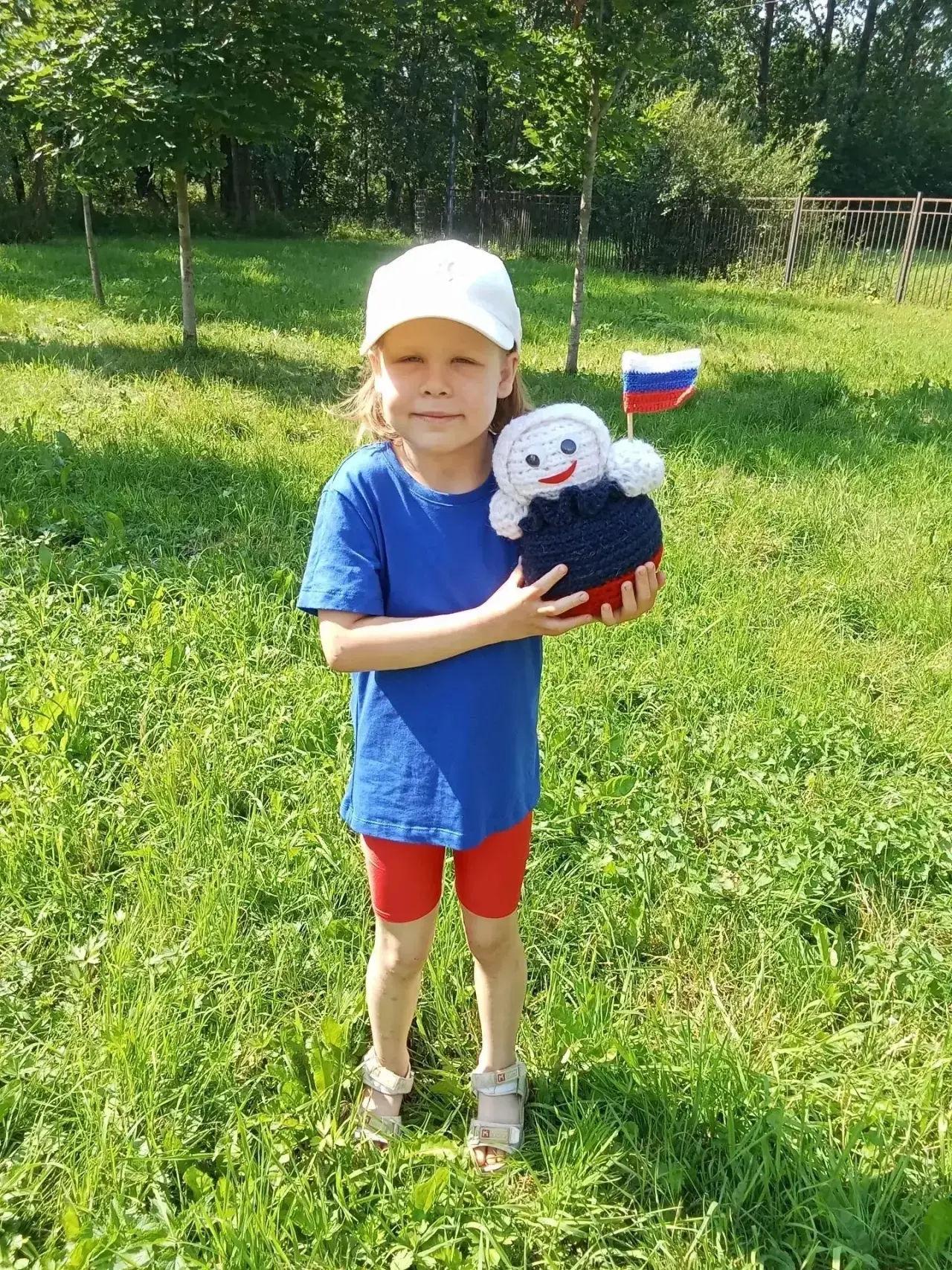 Наши воспитанники — участники Всероссийского флешмоба «Цвета российского флага»!