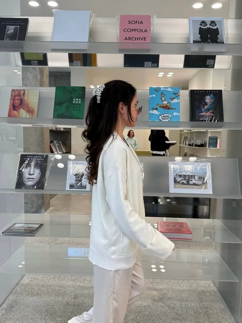Прячусь от дождя в самом стильном книжном
🗓️ Пн-Вс 8:00-20:00
📍 Ул. Гастелло, 7

Забежала в Parado