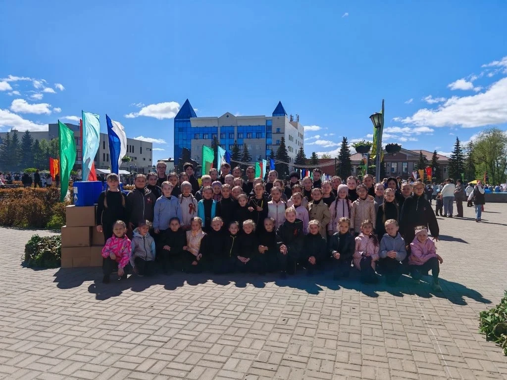9 мая НДШИ "Сэлэт" приняла участие в праздничной программы, посвящённой 81-й годовщине Победы в Вели